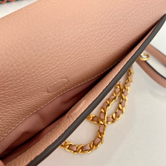🎊SOLD🌸NEW🌸Tory Burch Britten chain wallet with wristbands for carry/crossbody - Picture 13 of 15
